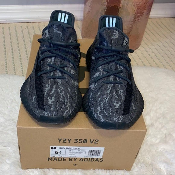 Adidas Yeezy Boost 350 V2 Dark Salt - Picture 1 of 9